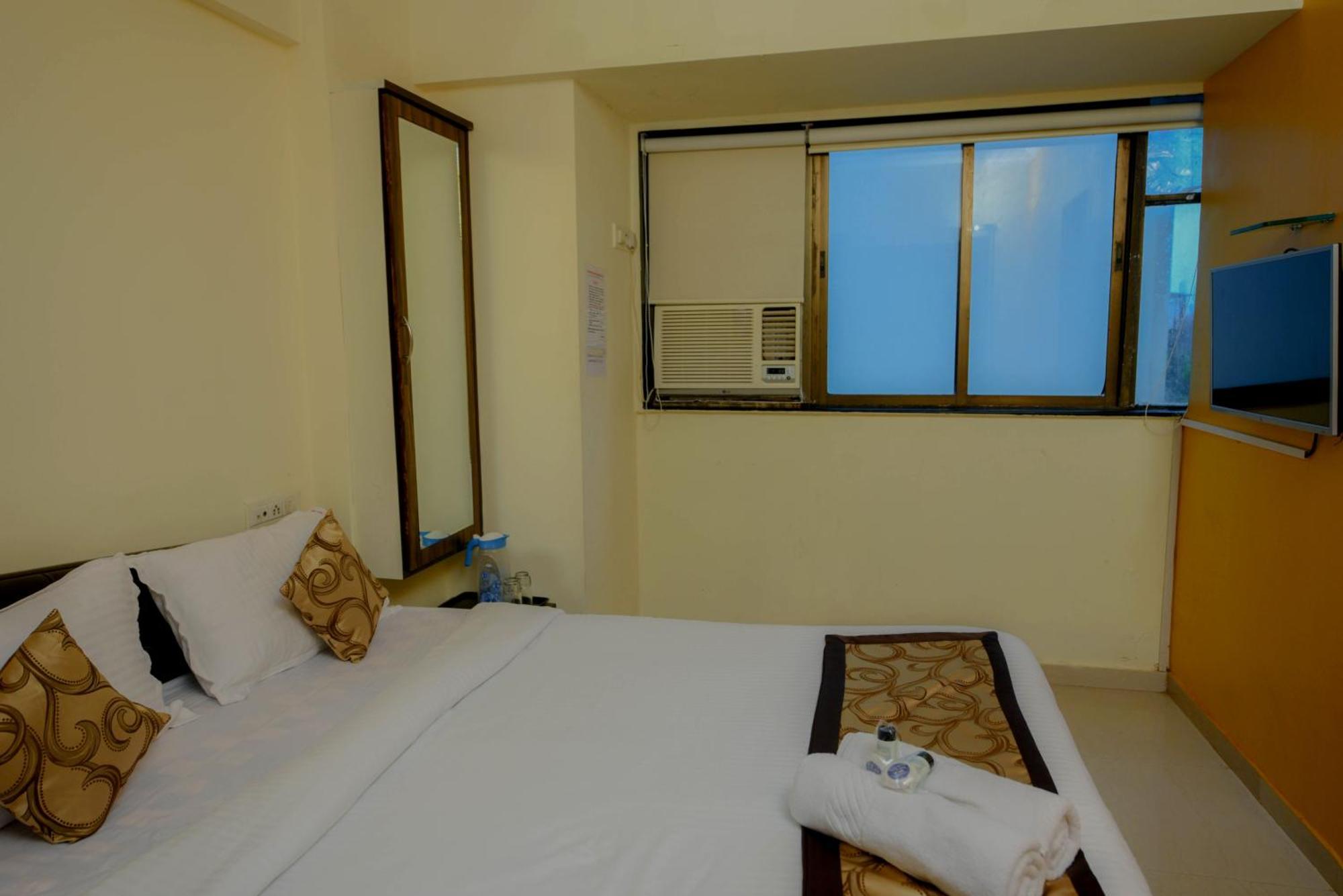 Lalsai Residency Andheri Мумбаи Экстерьер фото