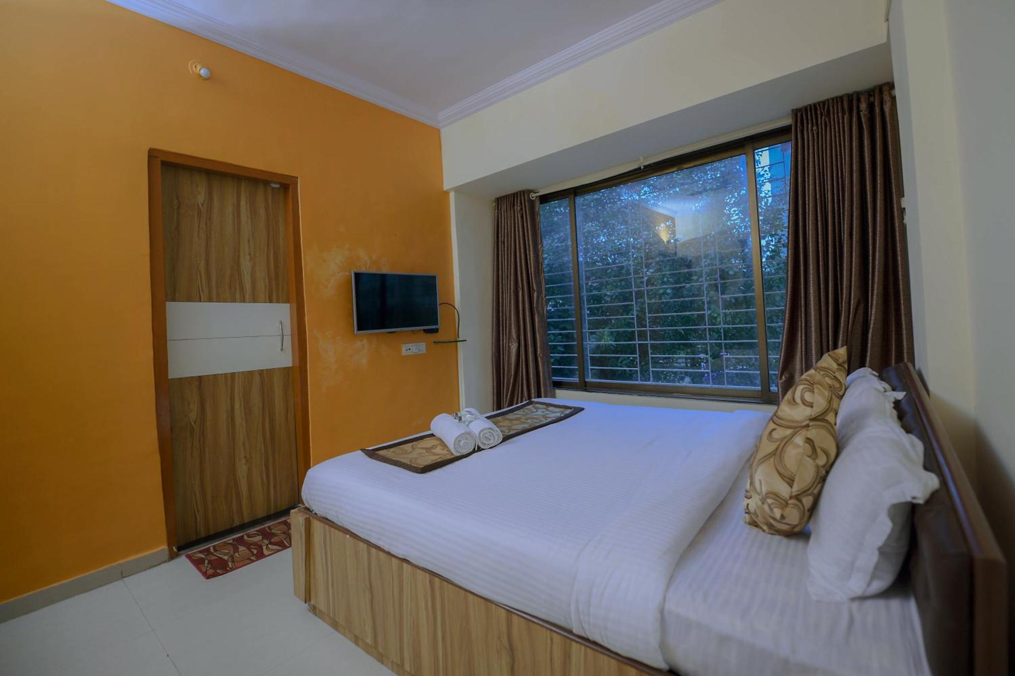 Lalsai Residency Andheri Мумбаи Экстерьер фото