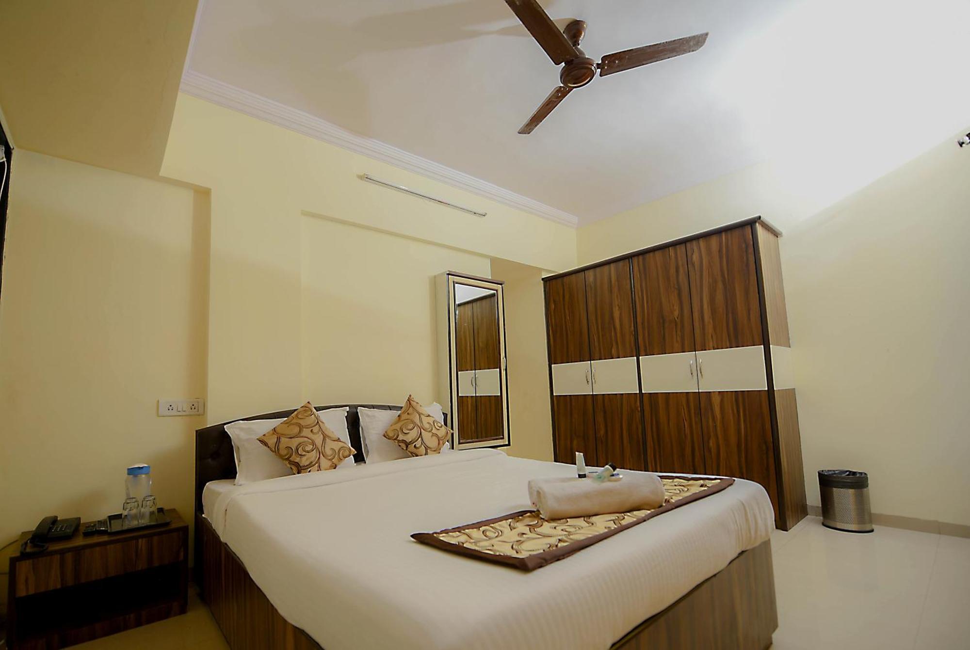 Lalsai Residency Andheri Мумбаи Экстерьер фото