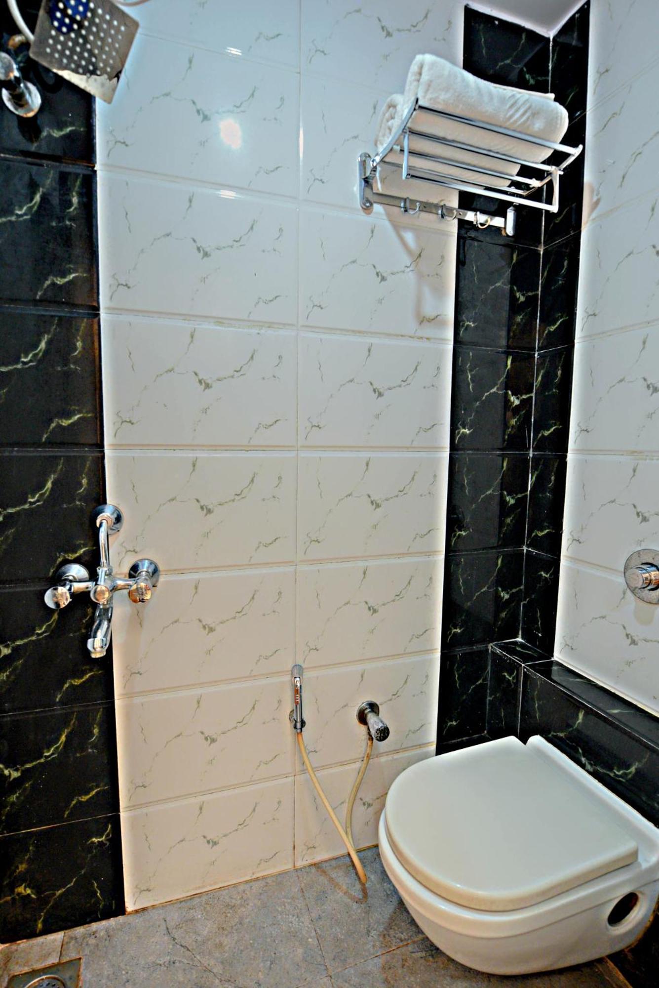 Lalsai Residency Andheri Мумбаи Экстерьер фото