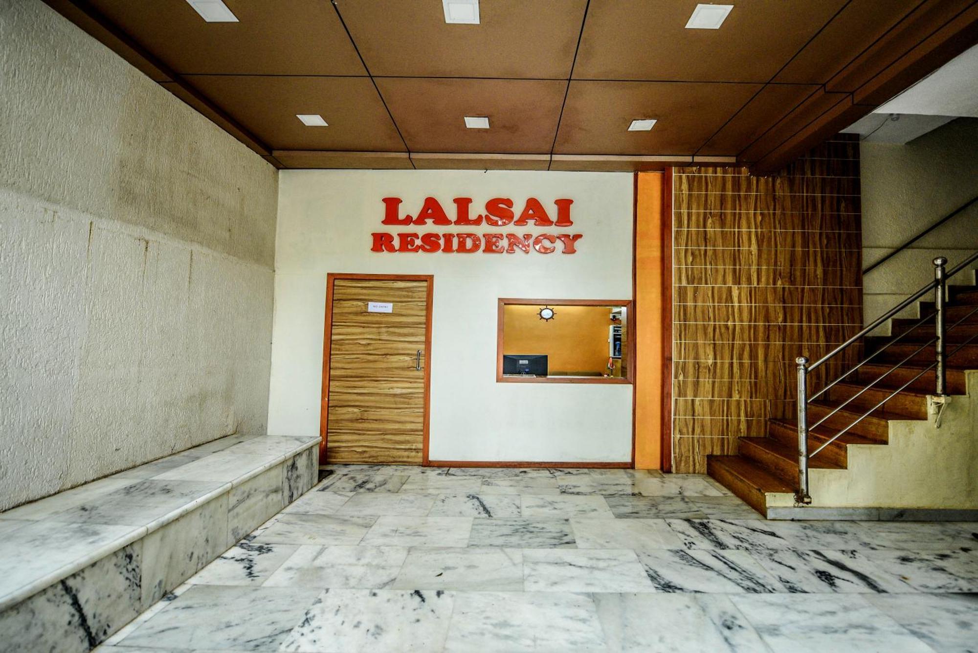 Lalsai Residency Andheri Мумбаи Экстерьер фото